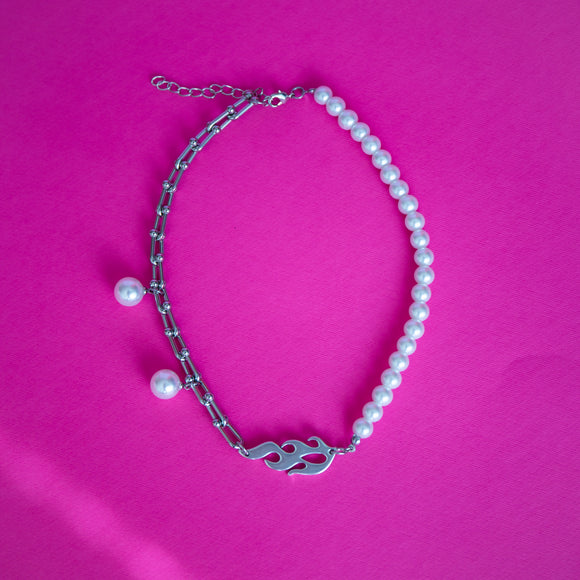 Pearl- Chain Flame Necklace